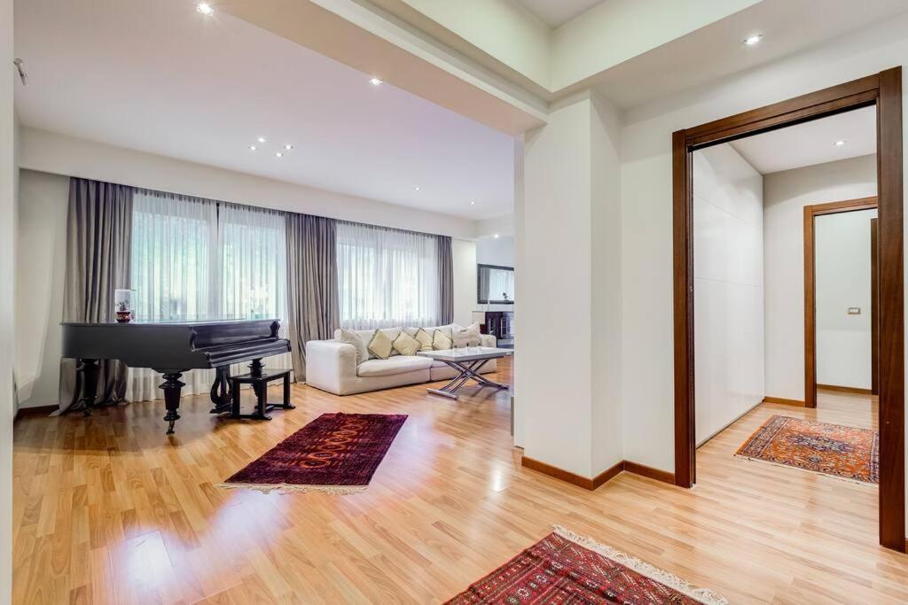 Exclusive Apartment In Eur Lake Řím Exteriér fotografie